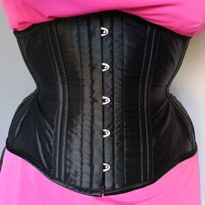 SOLD Dark Garden Unique Corsetry Signature Cincher black underbust corset 22.5"